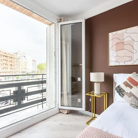 Apartment Lumineux Est - Serurier *