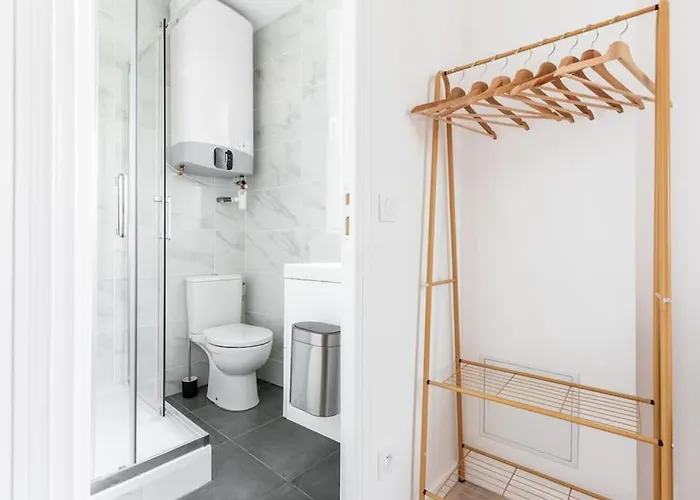 Apartment Lumineux Est - Serurier Paris